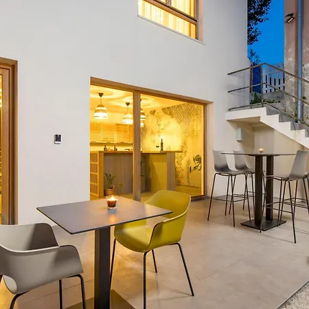 And Old Center Appartement Pula