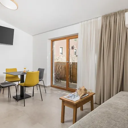 And Old Center Appartement Pula