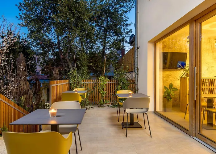 And Old Center Apartment *