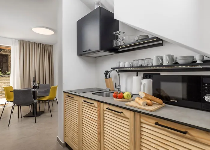 And Old Center * Pula