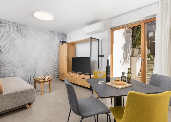 Apartment And Old Center *