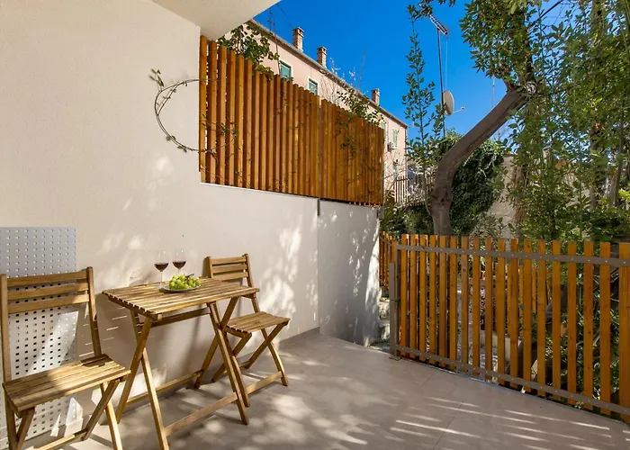 And Old Center Apartment *